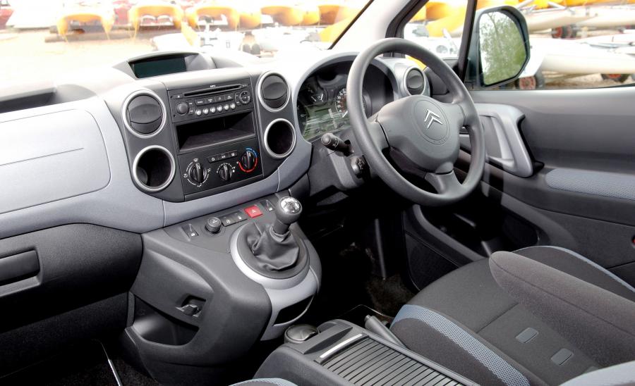  Citroen Berlingo Multispace 2008 года  (UK) (фото 10 из 15)